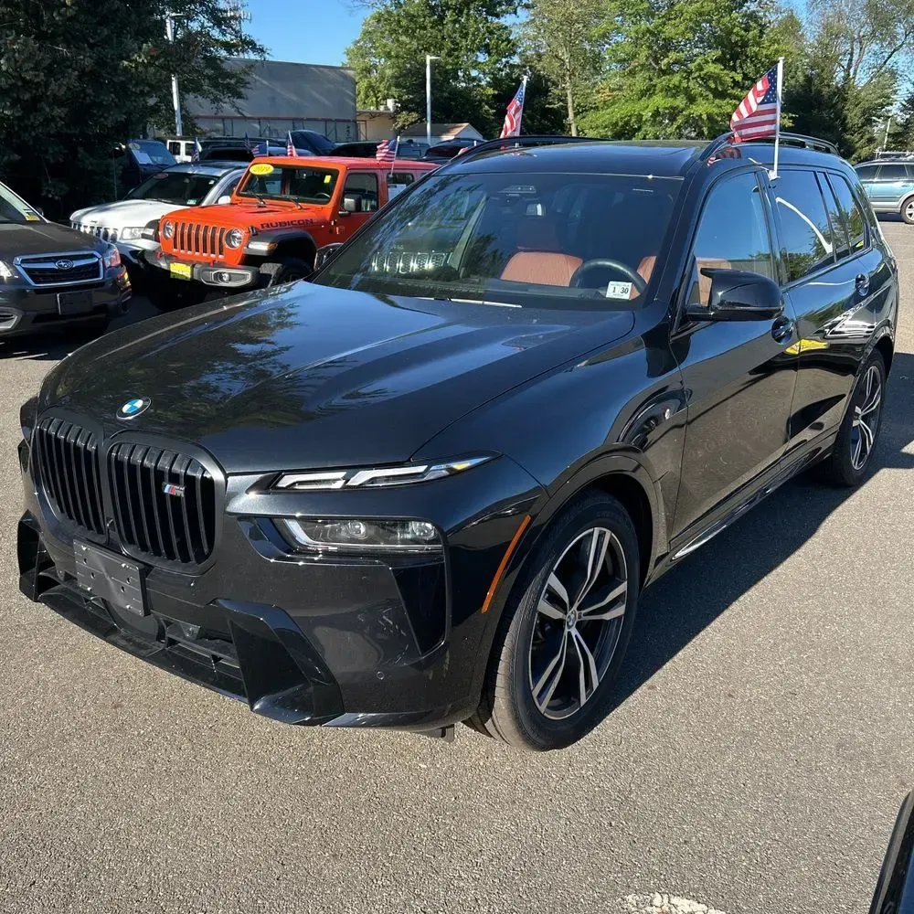 2025 BMW X7 M60i Luxury